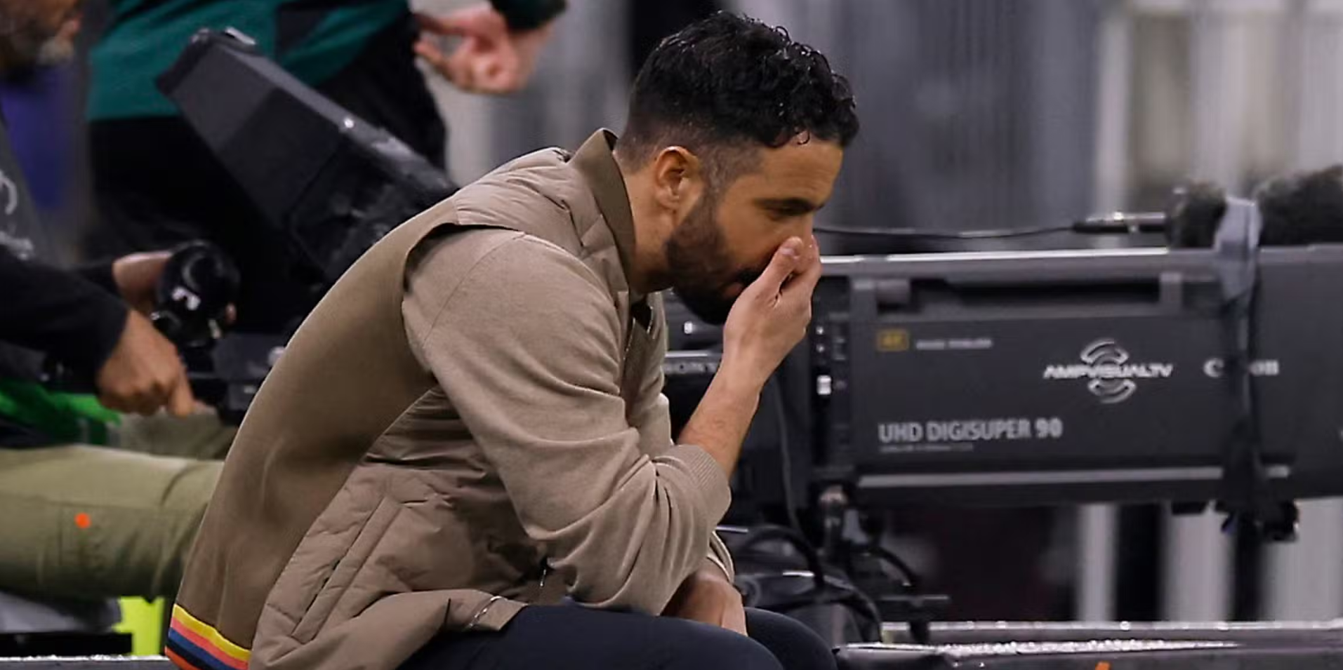 😐记者：曼联高层依然力挺阿莫林，并且觉得球迷也这么想