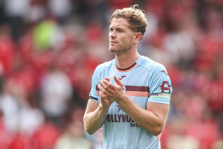 必一运动官网-英媒：热刺、利物浦和曼联都在关注布伦特福德队长柯林斯