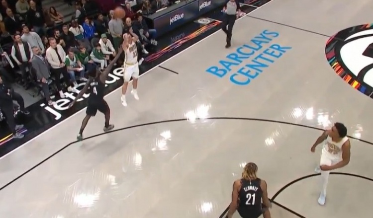 必一运动官网-续命！豪泽长甩&amp;威廉姆斯不停球传球 普理查德虚晃后仰三分命中